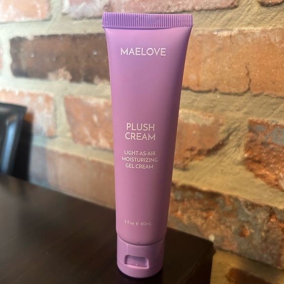 Maelove Plush Cream - Picture 4 of 6